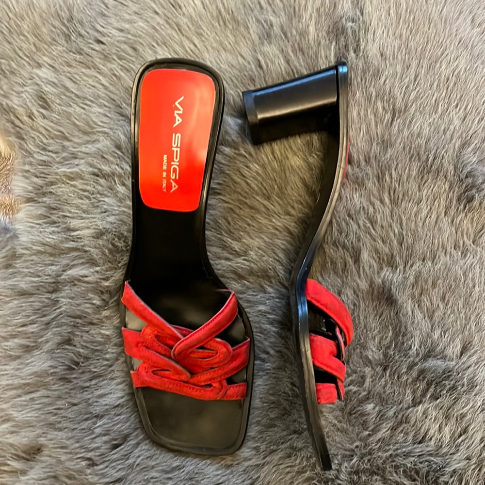 ♥️  Gorgeous Red Via Spiga mules